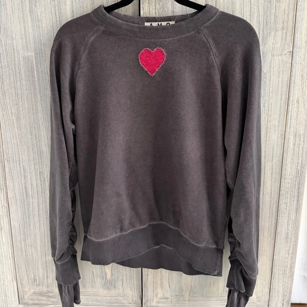 AMO upcycled sweatshirt with embroidery and heart - Picture 1 of 10